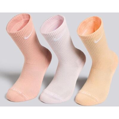 Meias Altas Nike Everyday Elevated Pack 3 tamanho M Meias Altas Nike Everyday Elevated Pack 3 tamanho M
