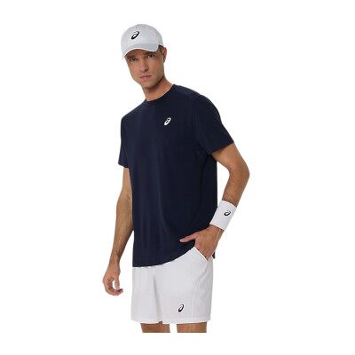 Asics para homem. 2041A339 T-shirt Court Ss navy (S), Casual, Esportivo, Multisport, Poliéster, Manga curta, Marinho Asics para homem. 2041A339 T-shirt Court Ss navy (S), Casual, Esportivo, Multisport, Poliéster, Manga curta, Marinho
