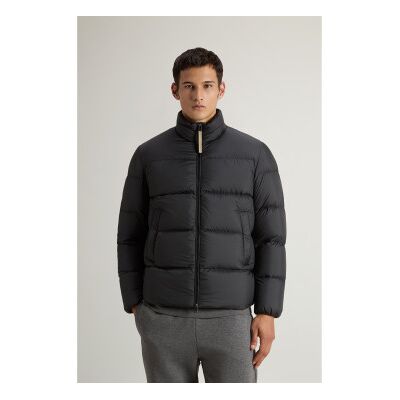 Woolrich para homem. CFWOOU2086MRUT2635 Casaco de penas de microfibra Cloud em microfibra preta (S), Preto, Casual, Poliéster Woolrich para homem. CFWOOU2086MRUT2635 Casaco de penas de microfibra Cloud em microfibra preta (S), Preto, Casual, Poliéster