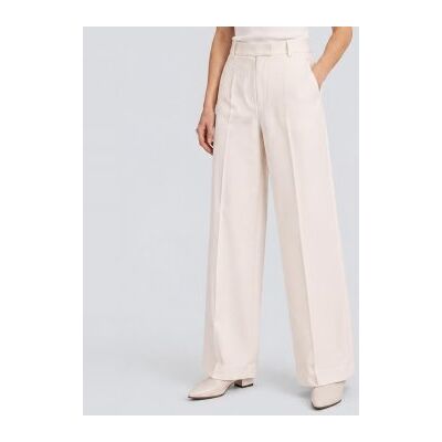 Circolo 1901 para mulher. FD4044 Calça Masculina bege (40), Casual, Algodão, Clássico Circolo 1901 para mulher. FD4044 Calça Masculina bege (40), Casual, Algodão, Clássico