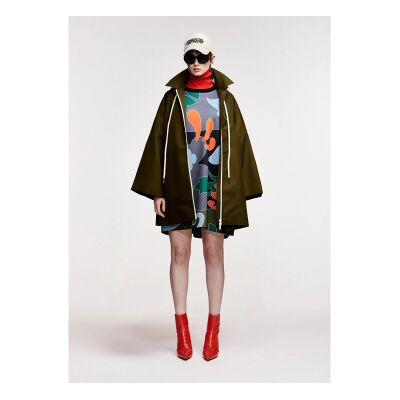 Essentiel Antwerp para mulher. KRIMSON Capa de chuva oversize com capuz verde escuro (S), Casual, Poliéster Essentiel Antwerp para mulher. KRIMSON Capa de chuva oversize com capuz verde escuro (S), Casual, Poliéster