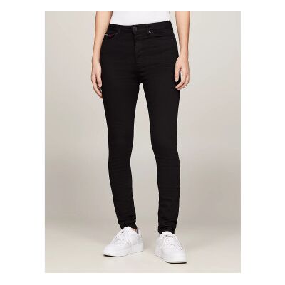 Tommy Jeans para mulher. DW0DW09218 Calças de ganga Sylvia Supercrimped preto (25/34), Casual, Algodão orgânico, Sustentável Tommy Jeans para mulher. DW0DW09218 Calças de ganga Sylvia Supercrimped preto (25/34), Casual, Algodão orgânico, Sustentável
