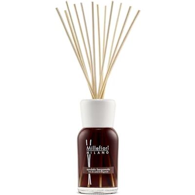 Millefiori Milão Difusor de varetas em Rattan 500 ml, sandalo Bergamotto Aroma madeirado com bergamota, sândalo e notas quentes, 9 x 35 x 9 cm, cor castanho Millefiori Milão Difusor de varetas em Rattan 500 ml, sandalo Bergamotto Aroma madeirado com bergamota, sândalo e notas quentes, 9 x 35 x 9 cm, cor castanho