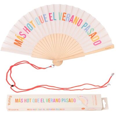 Fisura – Leque original com a mensagem “mais h*t do que o verão passado”. Leque de madeira moderno e colorido. Ventilador de mão bege. Gancho incluído. Medidas: 42,5 x 23 cm Fisura – Leque original com a mensagem “mais h*t do que o verão passado”. Leque de madeira moderno e colorido. Ventilador de mão bege. Gancho incluído. Medidas: 42,5 x 23 cm