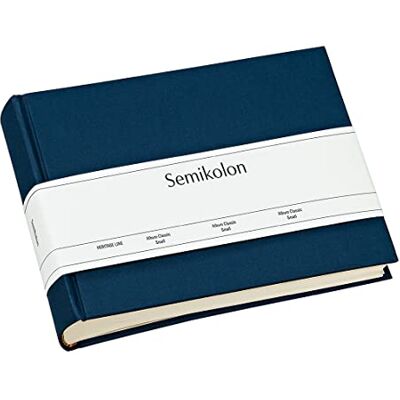 Semikolon 350978 Álbum Classic Small 21,5 x 16 cm 80 páginas de cor creme, para fotos de 10 x 15 azul marinho escuro Semikolon 350978 Álbum Classic Small 21,5 x 16 cm 80 páginas de cor creme, para fotos de 10 x 15 azul marinho escuro