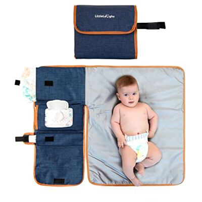 LittleLaughs Trocador de fraldas portátil – estação de viagem para mudar – bolsos para guardar – fácil de limpar e à prova de água – presente útil para Baby Shower LittleLaughs Trocador de fraldas portátil – estação de viagem para mudar – bolsos para guardar – fácil de limpar e à prova de água – presente útil para Baby Shower