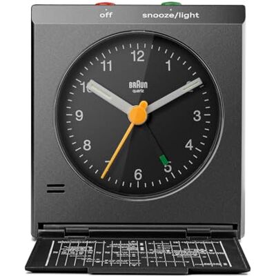 Braun Relógio despertador de viagem analógico clássico com função Snooze, design vintage, tamanho compacto, movimento de quartzo silencioso, alarme com som crescendo em cor branca, modelo . Braun Relógio despertador de viagem analógico clássico com função Snooze, design vintage, tamanho compacto, movimento de quartzo silencioso, alarme com som crescendo em cor branca, modelo .