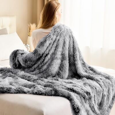 EMME Manta de Pele Sintética 150 x 200 cm Super Suave, Grossa e Elegante Pelo Longo, Reversivel, Quente e Aconchegante para Sofá e Cama Tingido Anudado Cinza Manta polar reversible piel sintética, suave y cálida. Manta sofa y manta cama para sofá y cama EMME Manta de Pele Sintética 150 x 200 cm Super Suave, Grossa e Elegante Pelo Longo, Reversivel, Quente e Aconchegante para Sofá e Cama Tingido Anudado Cinza Manta polar reversible piel sintética, suave y cálida. Manta sofa y manta cama para sofá y cama