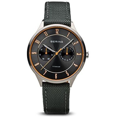 BERING 11539 Reloj de Cuarzo para Hombre de 39 mm con Caja de Titanio y Esfera con Efecto Rayos de Sol, Brazalete de Titanio con Detalles de Titanio y Resistencia al Agua de 10 ATM BERING 11539 Reloj de Cuarzo para Hombre de 39 mm con Caja de Titanio y Esfera con Efecto Rayos de Sol, Brazalete de Titanio con Detalles de Titanio y Resistencia al Agua de 10 ATM