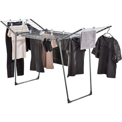 Leifheit Estendal Pegasus 200 Solid Black, 20 m dobrável Estendal exterior e interior, asas de 107 cm para roupas compridas, 5 cabides antivento, 2 suportes para roupas pequenas Leifheit Estendal Pegasus 200 Solid Black, 20 m dobrável Estendal exterior e interior, asas de 107 cm para roupas compridas, 5 cabides antivento, 2 suportes para roupas pequenas
