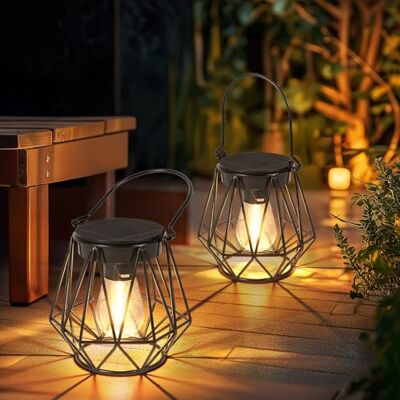 Ketom 2 Peças Lanternas Solares Exterior, IP65 Impermeáveis Faróis Solares, Lâmpada Solar de Metal para Jardim, Pendente/Em Pé, para Decoração de Terraço, Pátio, Varanda, Camping, Hexagonal Ketom 2 Peças Lanternas Solares Exterior, IP65 Impermeáveis Faróis Solares, Lâmpada Solar de Metal para Jardim, Pendente/Em Pé, para Decoração de Terraço, Pátio, Varanda, Camping, Hexagonal