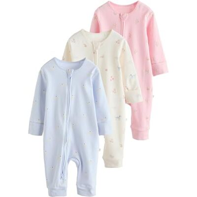 NEXT Bebés menina pacote de 3 pijamas tipo pele com fecho de correr bidirecional para bebé NEXT Bebés menina pacote de 3 pijamas tipo pele com fecho de correr bidirecional para bebé