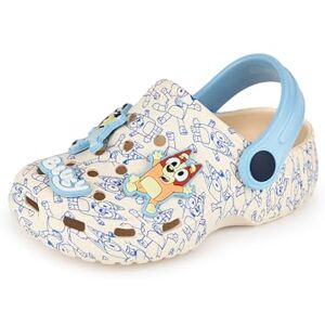 Bluey Tamancos para menino Calçado infantil sem cordões com adoráveis pendentes de cachorro em cor bege e azul, sandálias estampadas para interior e exterior com correia ajustável Bluey Tamancos para menino Calçado infantil sem cordões com adoráveis pendentes de cachorro em cor bege e azul, sandálias estampadas para interior e exterior com correia ajustável