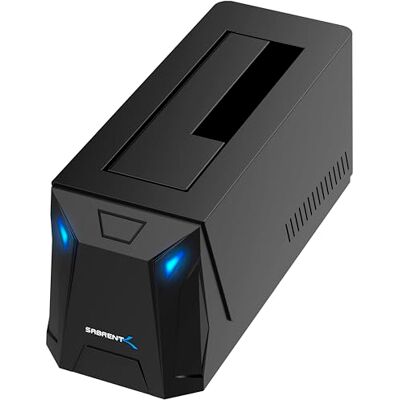 SABRENT Estação de acoplamento USB-C para discos rígidos e SSD SATA de 2 5/3,5 polegadas, até 10 Gbps sem ferramentas, Hot Swappable, compatível com unidades de 20 TB, para Windows e Mac (DS-UC1B) SABRENT Estação de acoplamento USB-C para discos rígidos e SSD SATA de 2 5/3,5 polegadas, até 10 Gbps sem ferramentas, Hot Swappable, compatível com unidades de 20 TB, para Windows e Mac (DS-UC1B)