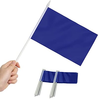 Anley Embalagem de 12 mini bandeiras azuis de , pequenas bandeiras brancas em miniatura de mão, resistentes ao desbotamento e cores vivas, 5 x 8 polegadas com poste sólido e parte superior de lança Anley Embalagem de 12 mini bandeiras azuis de , pequenas bandeiras brancas em miniatura de mão, resistentes ao desbotamento e cores vivas, 5 x 8 polegadas com poste sólido e parte superior de lança