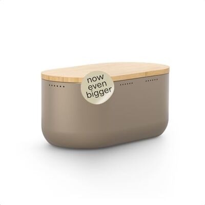 LARS NYSØM Panera I Recipiente para pão com almofadas antiderrapantes I caixa de pão com tampa de bambu adaptável como tábua de cortar, 34,5 x 18,5 x 15,8 cm (Taupe Brown) 34.5x18.5x15.8cm Recipiente para Pan con Almohadillas Antideslizantes Caja de Pan LARS NYSØM Panera I Recipiente para pão com almofadas antiderrapantes I caixa de pão com tampa de bambu adaptável como tábua de cortar, 34,5 x 18,5 x 15,8 cm (Taupe Brown) 34.5x18.5x15.8cm Recipiente para Pan con Almohadillas Antideslizantes Caja de Pan