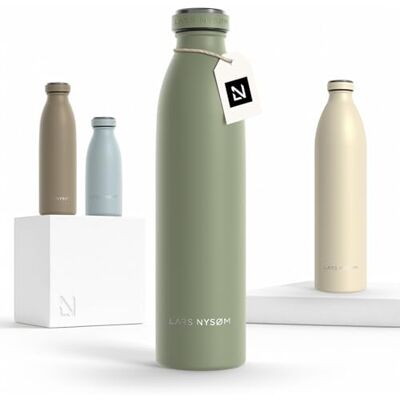 LARS NYSØM Garrafa de Aço Inoxidável Garrafa isolada 0,75l Cantimplora de 0,75 litros à prova de fugas para desporto, bicicleta, cão (Verde Sábio, 750ml) LARS NYSØM Garrafa de Aço Inoxidável Garrafa isolada 0,75l Cantimplora de 0,75 litros à prova de fugas para desporto, bicicleta, cão (Verde Sábio, 750ml)