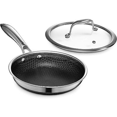 HexClad Frigideira híbrida anti-aderente de 20 cm com tampa de vidro Asas que permanecem frias, adequadas para máquina de lavar louça e forno até 482,2 °C, compatíveis com todas as cozinhas HexClad Frigideira híbrida anti-aderente de 20 cm com tampa de vidro Asas que permanecem frias, adequadas para máquina de lavar louça e forno até 482,2 °C, compatíveis com todas as cozinhas