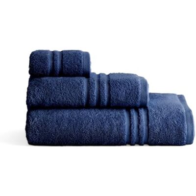 BOHEME Conjunto de 3 toalhas premium azul escuro com toalha de banho grande Inclui 1 (30 x 50 cm), 1 (50 x 100 cm) e 1 (100 x 150 cm). 100% algodão 700 g/m². Macio e absorvente. BOHEME Conjunto de 3 toalhas premium azul escuro com toalha de banho grande Inclui 1 (30 x 50 cm), 1 (50 x 100 cm) e 1 (100 x 150 cm). 100% algodão 700 g/m². Macio e absorvente.