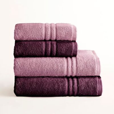 BOHEME Conjunto de 4 toalhas premium rosa-violeta Inclui 2 (50 x 100 cm) e 2 (70 x 140 cm). 100% algodão 700 g/m². Suaves, absorventes e de secagem rápida. BOHEME Conjunto de 4 toalhas premium rosa-violeta Inclui 2 (50 x 100 cm) e 2 (70 x 140 cm). 100% algodão 700 g/m². Suaves, absorventes e de secagem rápida.