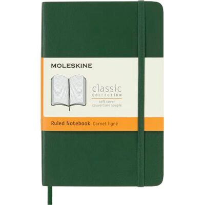 Moleskine Classic Notebook, Cuaderno Rayado, Tapa Blanda y Cierre Elástico, Tamaño Pocket 9 x 14 cm, Color Verde Mirto, 192 páginas Moleskine Classic Notebook, Cuaderno Rayado, Tapa Blanda y Cierre Elástico, Tamaño Pocket 9 x 14 cm, Color Verde Mirto, 192 páginas