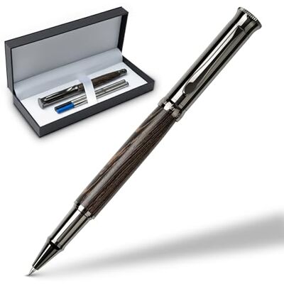 WANDERINGS Esferográfica Roller Premium com tinta alemã, equilibrada para uma escrita excecional, corpo em cinzento metal e madeira natural. Inclui 2 recargas Schmidt num estojo para presente WANDERINGS Esferográfica Roller Premium com tinta alemã, equilibrada para uma escrita excecional, corpo em cinzento metal e madeira natural. Inclui 2 recargas Schmidt num estojo para presente