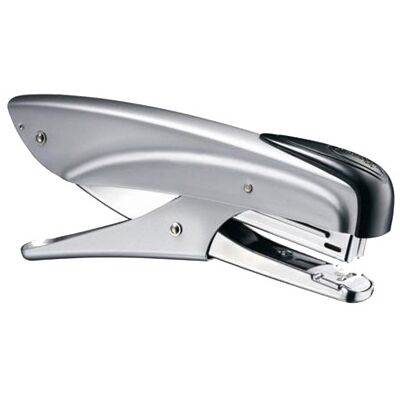 Agrafador Maped Universal Metalica de Alicate Capacidadee 20 Folhas Usa Agrafos 26/6 em Blister Agrafador Maped Universal Metalica de Alicate Capacidadee 20 Folhas Usa Agrafos 26/6 em Blister