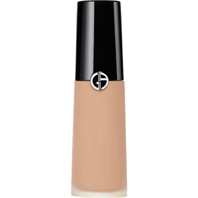 Corector de mătase luminos de Giorgio Armani - #2 - 12ml Corector de mătase luminos de Giorgio Armani - #2 - 12ml