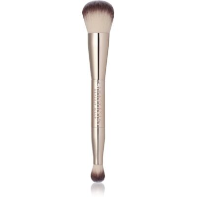 Anastasia Beverly Hills Impeccable Foundation & Face Brush pensulă pentru fond de ten universală, cu două capete 1 buc Anastasia Beverly Hills Impeccable Foundation & Face Brush pensulă pentru fond de ten universală, cu două capete 1 buc