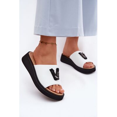 Papuci de damă din piele Vinceza cu litera V negru 40 female Papuci de damă din piele Vinceza cu litera V negru 40 female