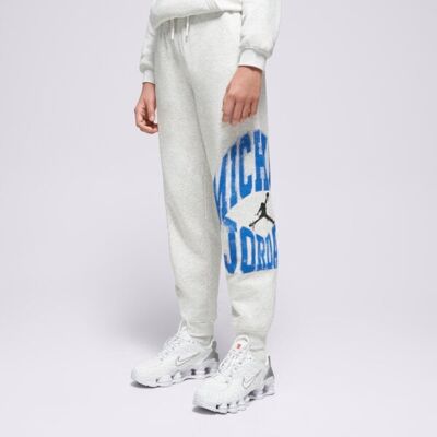 Jordan Pantaloni Jdb Mj Mvp Hbr Jm Flc Pant Boy 147 - 163 cm;128 -132 cm;163 - 175 cm Jordan Pantaloni Jdb Mj Mvp Hbr Jm Flc Pant Boy 147 - 163 cm;128 -132 cm;163 - 175 cm