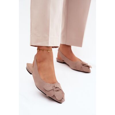Sandale din Piele Suede Cu Toc Plat Cu Flori Decorativă Vinceza Bej 39 Sandale din Piele Suede Cu Toc Plat Cu Flori Decorativă Vinceza Bej 39