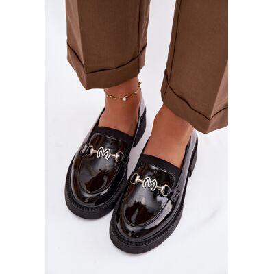 Mocasini din piele lacuită pentru femei cu detaliu decorativ Vinceza 39985 negru 37 Mocasini din piele lacuită pentru femei cu detaliu decorativ Vinceza 39985 negru 37