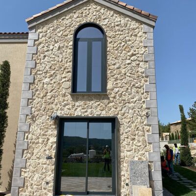 PIATRAONLINE Marmura Poligonala Rock Face Ivory PIATRAONLINE Marmura Poligonala Rock Face Ivory