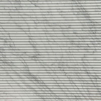 PIATRAONLINE Marmura Volakas Riflata Edge, 2 cm PIATRAONLINE Marmura Volakas Riflata Edge, 2 cm