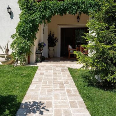 PIATRAONLINE Travertin Classic Cross Cut Periat si Daltuit, 30.5 x 15.25 x 3 cm PIATRAONLINE Travertin Classic Cross Cut Periat si Daltuit, 30.5 x 15.25 x 3 cm