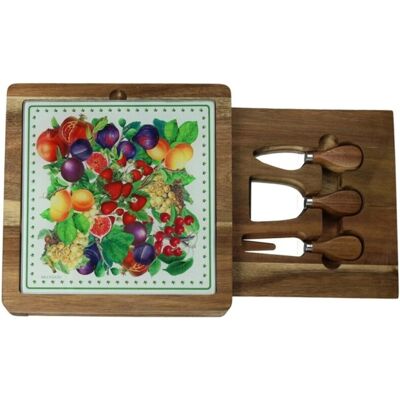 Set servire branzeturi, tocator si cutite, Le Primizie Fresh Fruits, Brandani, 24x24 cm, lemn/ceramica/sticla Set servire branzeturi, tocator si cutite, Le Primizie Fresh Fruits, Brandani, 24x24 cm, lemn/ceramica/sticla