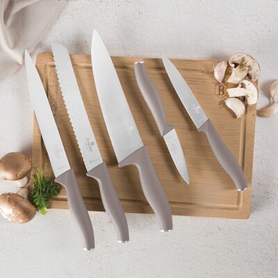 Set 5 cutite cu tocator Berlinger Haus, Taupe, inox/bambus, taupe mat/natur Set 5 cutite cu tocator Berlinger Haus, Taupe, inox/bambus, taupe mat/natur