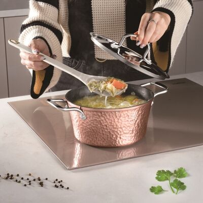 Oala cu capac Berlinger Haus, Hammered Copper, 22 cm, 3.3 L, aluminiu forjat, cupru Oala cu capac Berlinger Haus, Hammered Copper, 22 cm, 3.3 L, aluminiu forjat, cupru