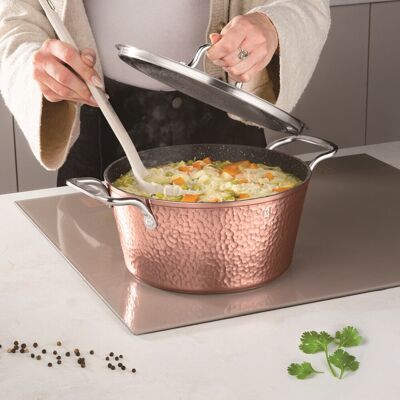 Oala cu capac Berlinger Haus, Hammered Copper, 24 cm, 4.1 L, aluminiu forjat, cupru Oala cu capac Berlinger Haus, Hammered Copper, 24 cm, 4.1 L, aluminiu forjat, cupru