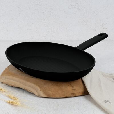 Tigaie pentru peste Berlinger Haus, Matte Black, 35 cm, aluminiu forjat, negru Tigaie pentru peste Berlinger Haus, Matte Black, 35 cm, aluminiu forjat, negru