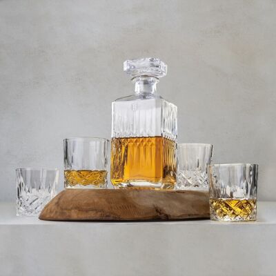 Set 4 pahare si sticla pentru whisky Berlinger Haus, Whisky, 750ml / 220 ml, sticla, transparent Set 4 pahare si sticla pentru whisky Berlinger Haus, Whisky, 750ml / 220 ml, sticla, transparent