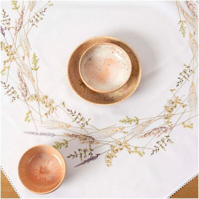 Rico Design Set pentru broderie față de masă 95x95cm cu motiv coroniță de grâu - 1 ansamblu Rico Design Set pentru broderie față de masă 95x95cm cu motiv coroniță de grâu - 1 ansamblu