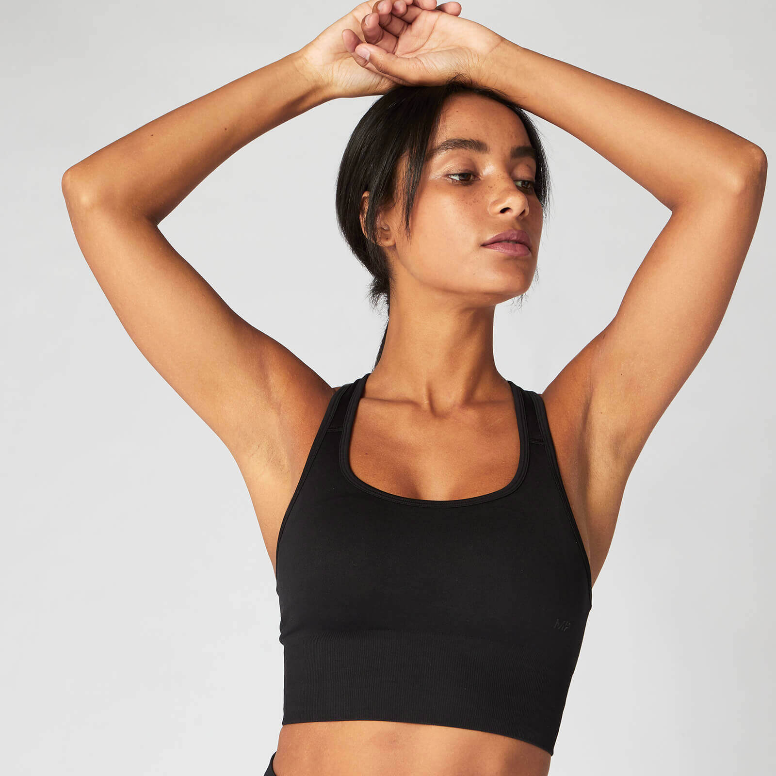 Myprotein MP Shape Seamless Ultra Cross Strap Bra för kvinnor – Svart - XS Myprotein MP Shape Seamless Ultra Cross Strap Bra för kvinnor – Svart - XS