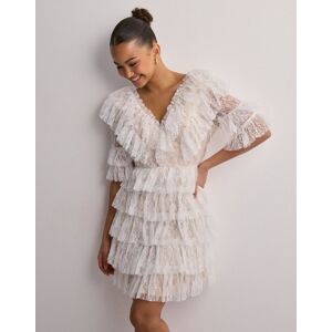 By Malina - Festklänningar - White - Sky v-neck frill mini lace dress - Klänningar Large White female