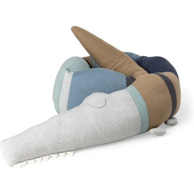 Sebra stickad kudde Sleepy Croc, dusty blue mix Sebra stickad kudde Sleepy Croc, dusty blue mix