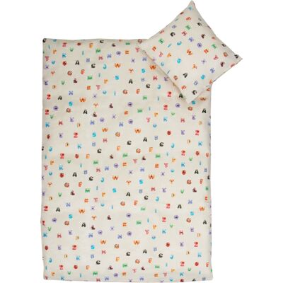 By Mats Baby Bäddset - Vit med Monsterbokstäver - 70x100cm By Mats Baby Bäddset - Vit med Monsterbokstäver - 70x100cm