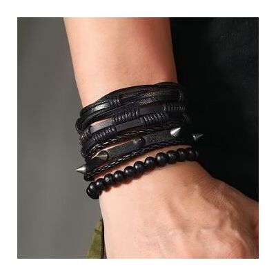 Armband I Läderimitation: Set Med 4 Olika Roc... Armband I Läderimitation: Set Med 4 Olika Roc...