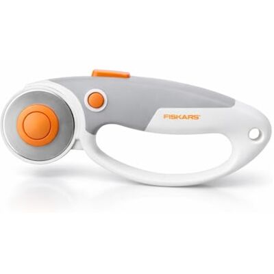 Fiskars Titanrullkniv, Rullkniv med Sligrepp, Höger- och Vänsterhändad Bladdiameter: 45 mm, Orange/Vit/Grå, 1066047 Fiskars Titanrullkniv, Rullkniv med Sligrepp, Höger- och Vänsterhändad Bladdiameter: 45 mm, Orange/Vit/Grå, 1066047