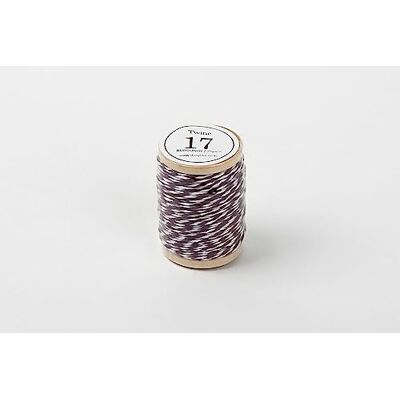 Dailylike Daily Like Snodd bomull twine burgundy diam. 0,8mm.x22,86m. Dailylike Daily Like Snodd bomull twine burgundy diam. 0,8mm.x22,86m.